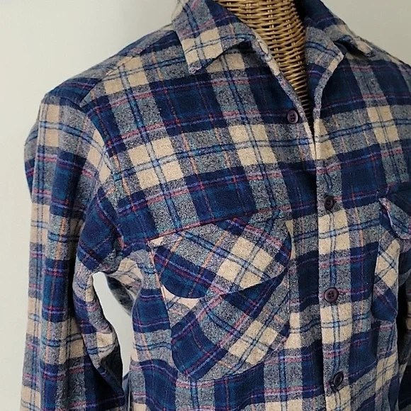 Vintage Pendleton Flannel Made in USA size M 100% Wool BinW - Picture 2 of 9